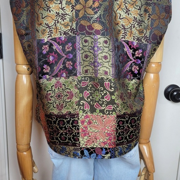 Coldwater Creek Vintage Patchwork Button Vest Medium Tapestry Vest Whimsical - Picture 8 of 9
